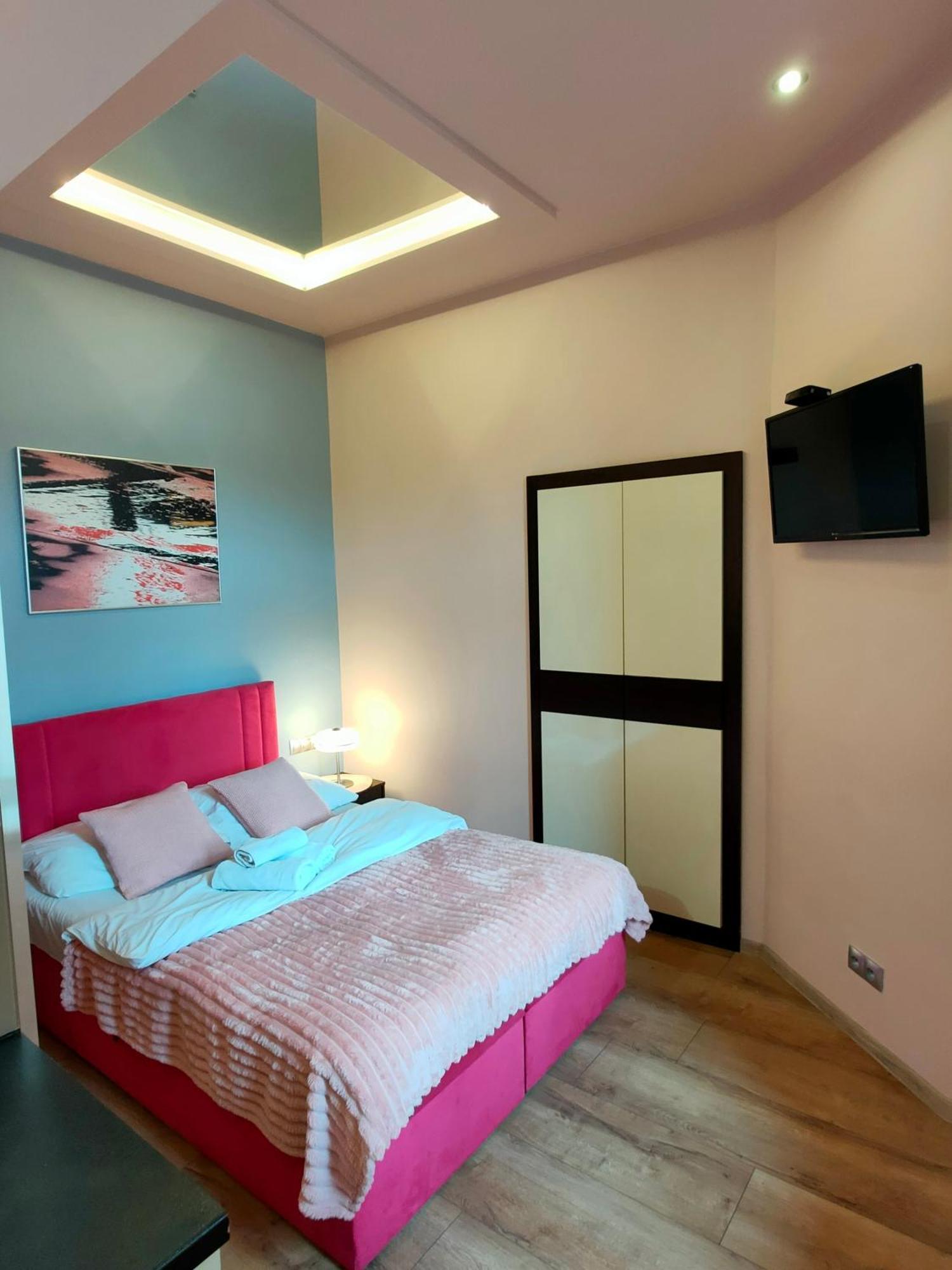 Mirror Pink Studio Apartment Krakov Exteriér fotografie